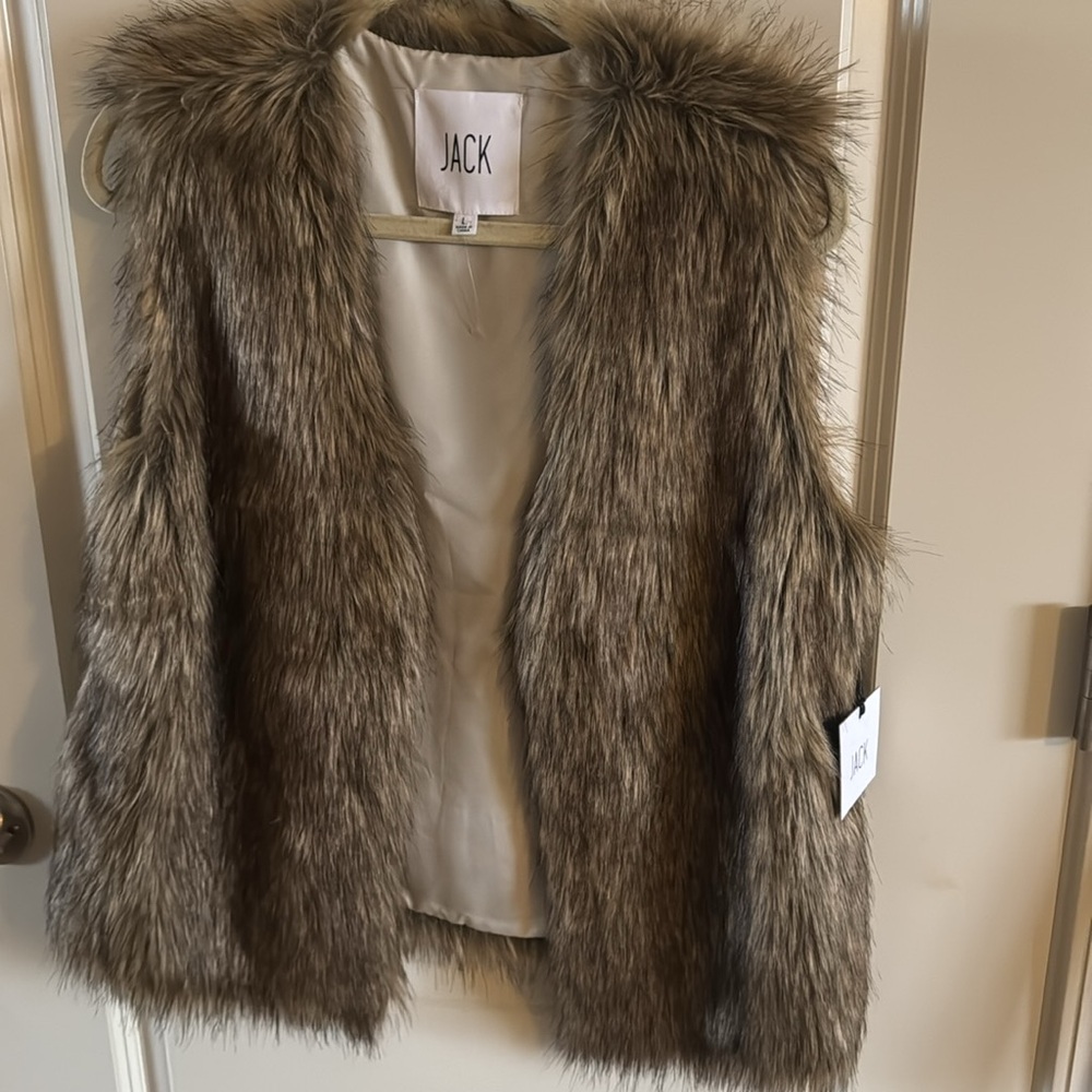 Women’s Faux fur vest - Picture 6 of 8